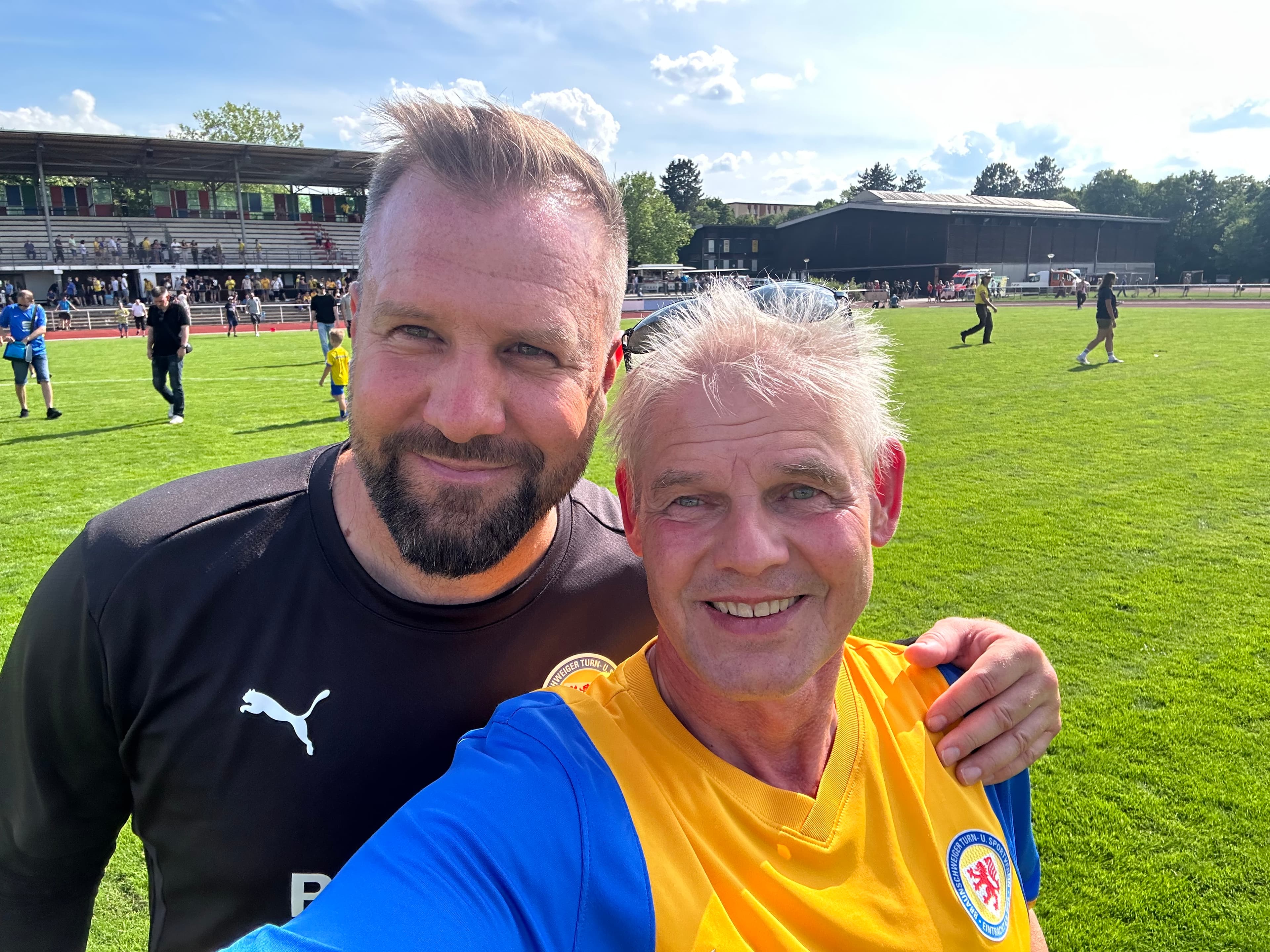 Eintracht Braunschweig mit Ex-Trainer Heiner Backhaus zu Besuch im Stadion am Salzgittersee
